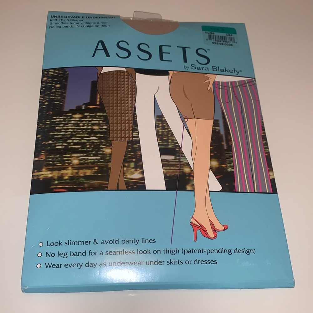 ASSETS By Spanx Unbelievable Underwear Mid Thigh Shaper